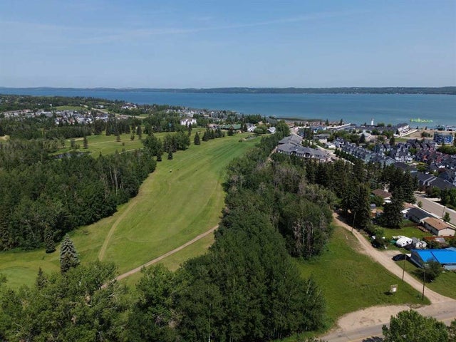 5310 50 Avenue, Sylvan Lake