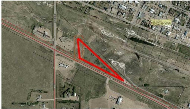 5111 12 Highway W, Coronation