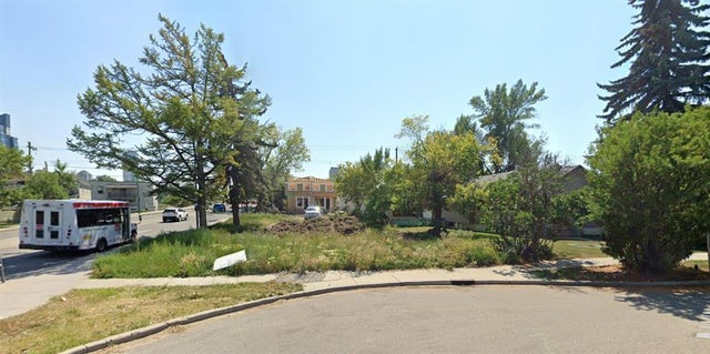 1601 Bowness Road Nw, Calgary