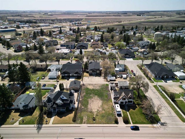 5331 50 Avenue, Lacombe