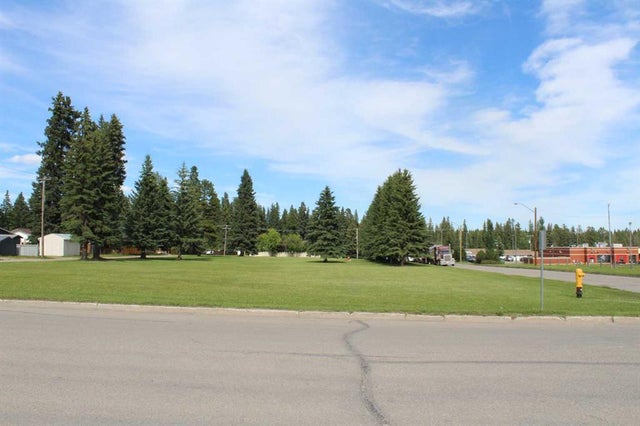 4022 4 Avenue, Edson