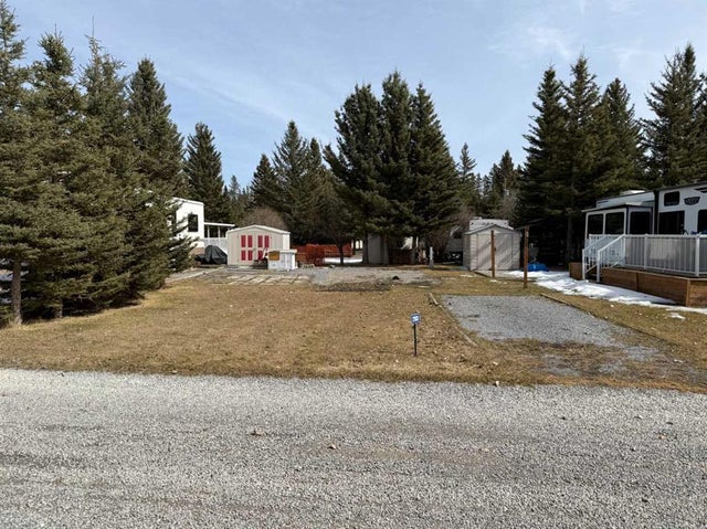 #203, 5230 Highway 27, Sundre