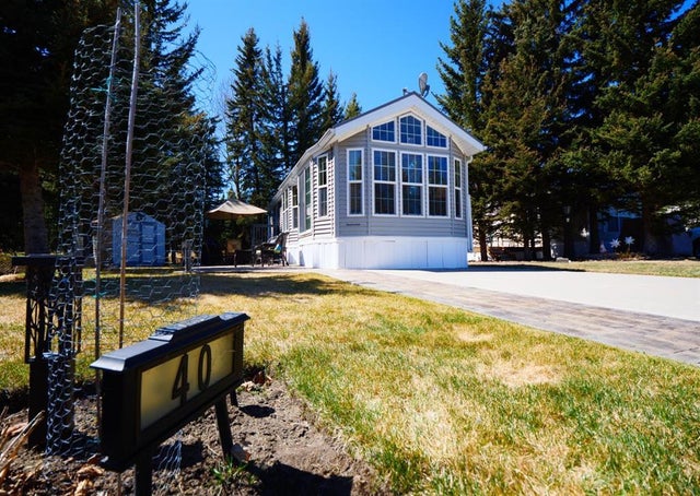 40, 32379 Range Road 55, Rural Mountain View County