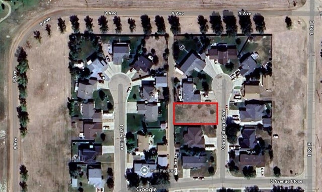 813 Centre Street Close, Bassano