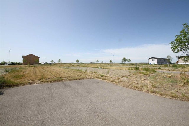 6 Meadows Way, Taber