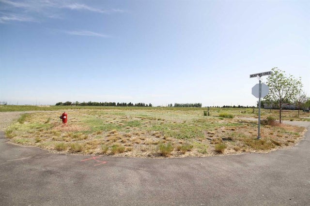 1 Meadows Way, Taber