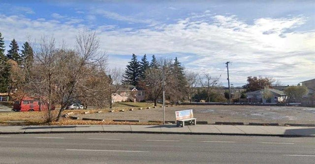 5024 Centre Street Ne, Calgary