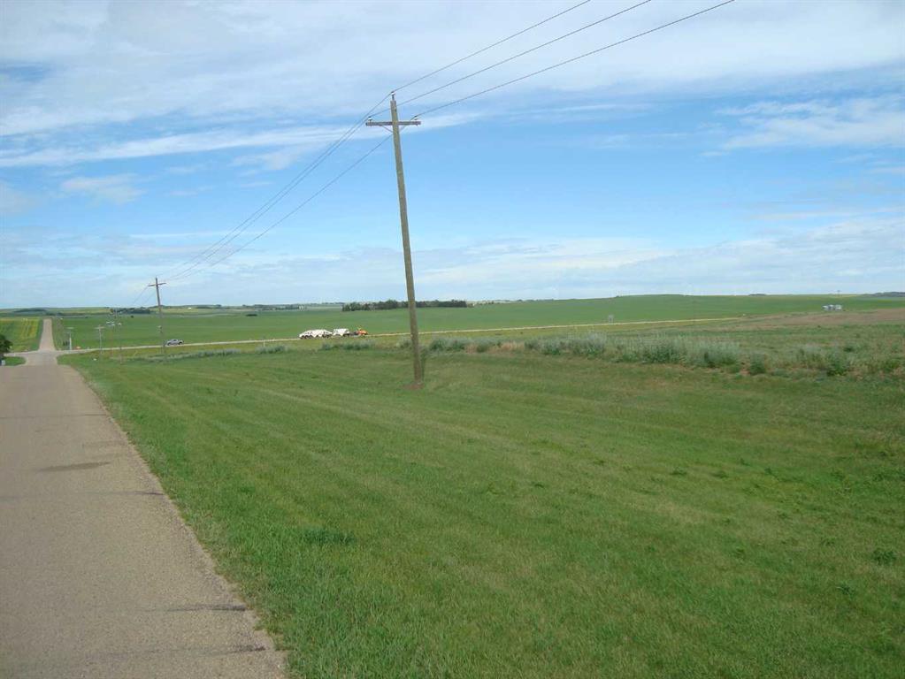 1000 North Road, Trochu