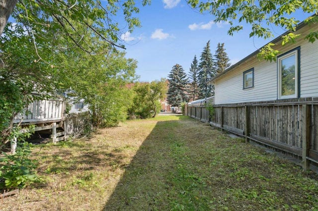 Land Property for Sale at 206 12 Avenue Northwest, Calgary: MLS®# A2238548