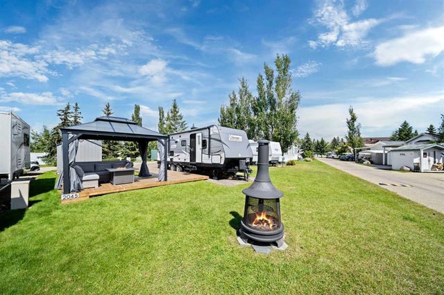 2045, 25054 South Pine Lake Road, Rural Red Deer County