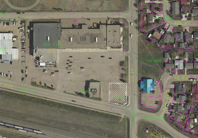 4402 Railway Avenue, Vermilion
