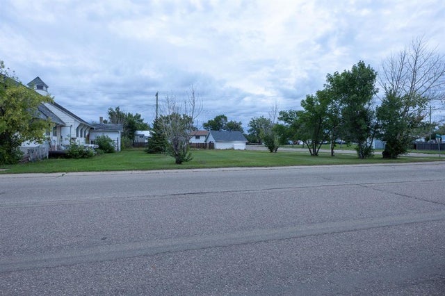 5301 Victoria Avenue, Coronation