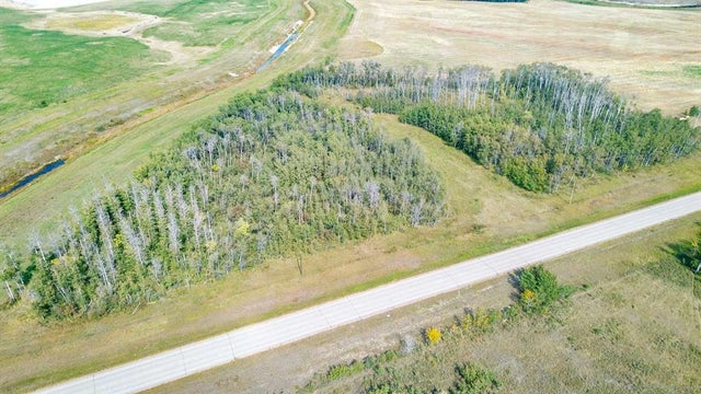 On Hwy 601, Rural Lacombe County