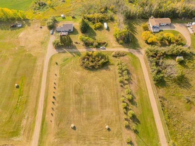 On Scott Street, Rural Stettler No. 6, County of
