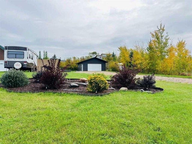 534 Larch Street, Lac des Isles