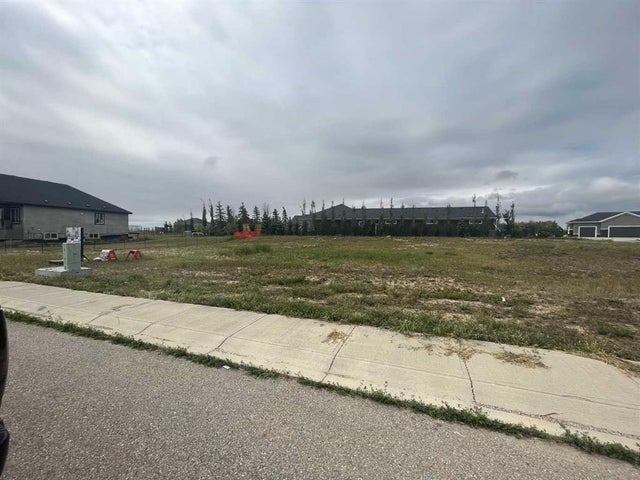 304 Muirfield Crescent, Lyalta