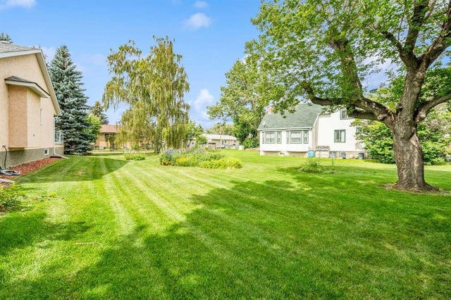 2504 19 Street, Nanton