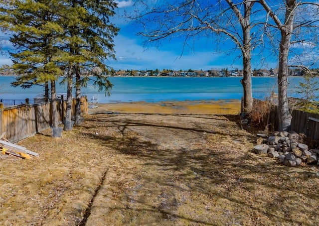 720 West Chestermere Drive, Chestermere