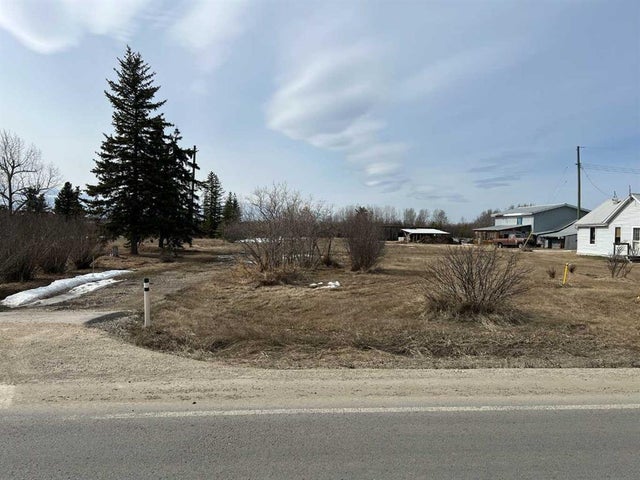 9702 100 Street, Valhalla Centre