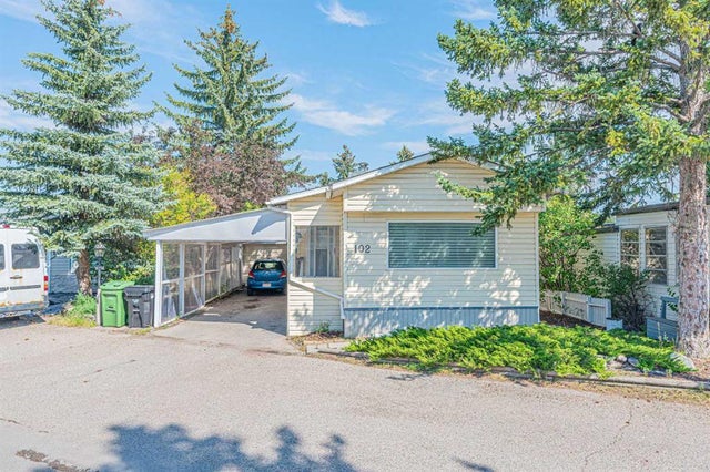 102, 3223 83 Street Nw, Calgary