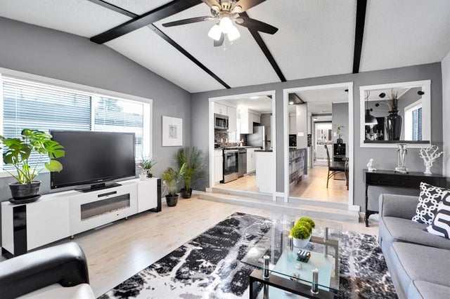 208, 3223 83 Street Nw, Calgary