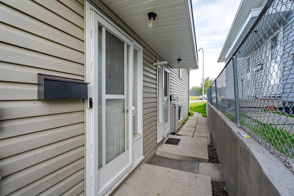 424 Sabrina Road Southwest, Calgary – Multi-Family 4 plex Listing Photo 9