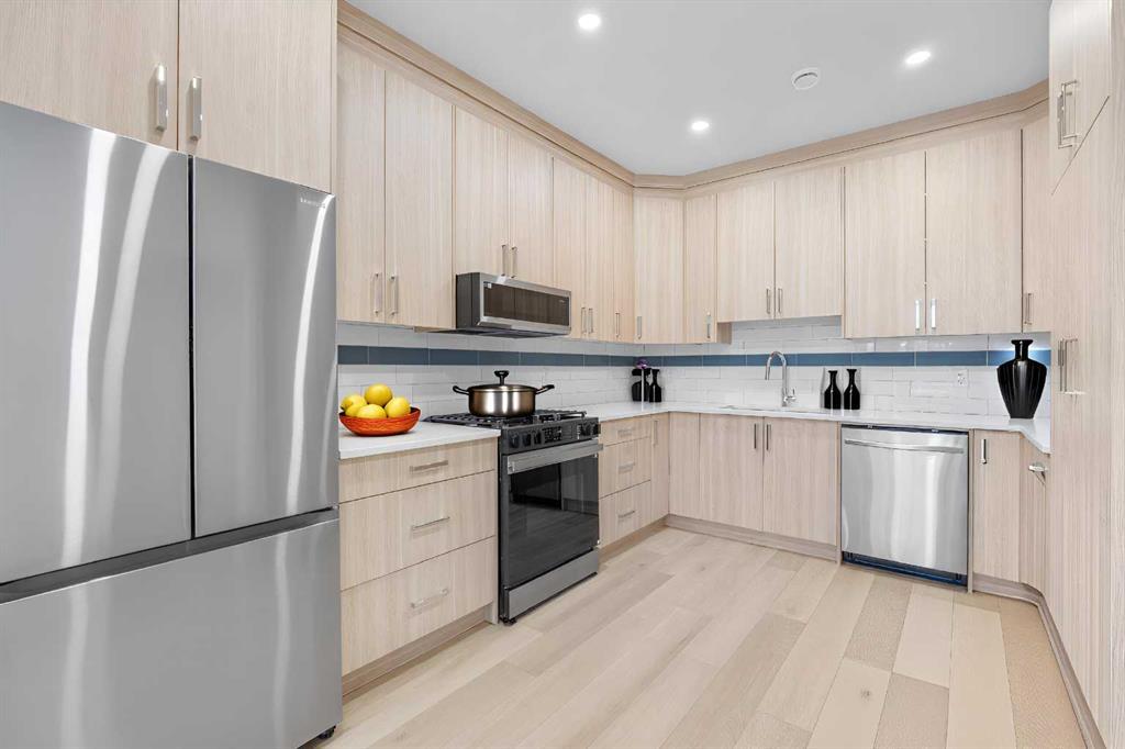 7415 39 Avenue Nw, Calgary