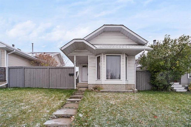 211 Sandstone Drive Nw, Calgary