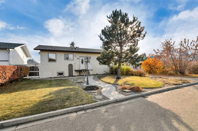 2229 20 Avenue, Bowden
