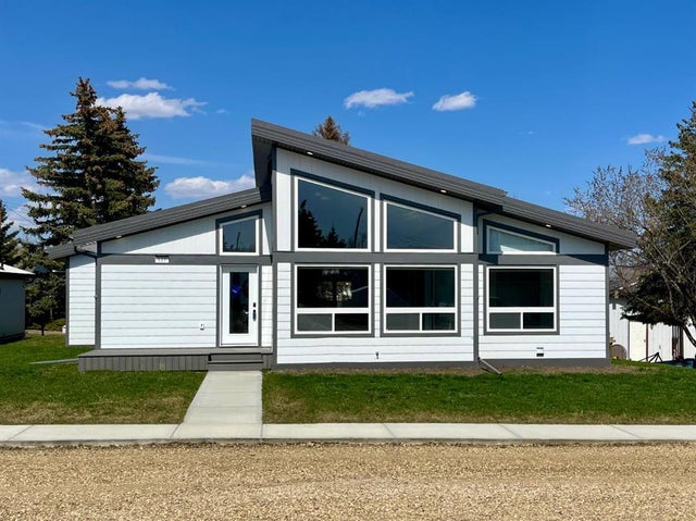 127 Main Street, Edberg