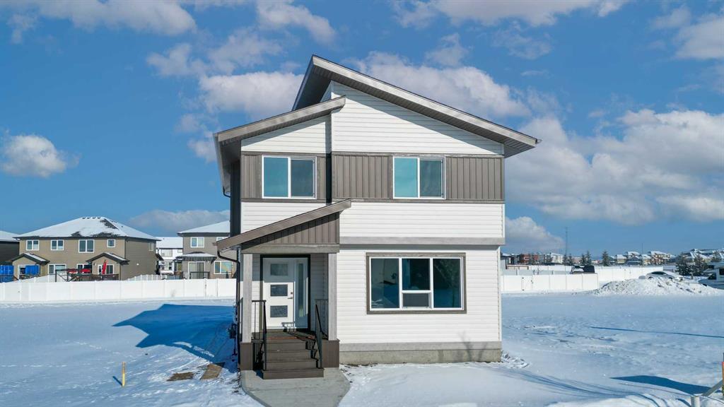 18 Memorial Parkway, Rural Red Deer County