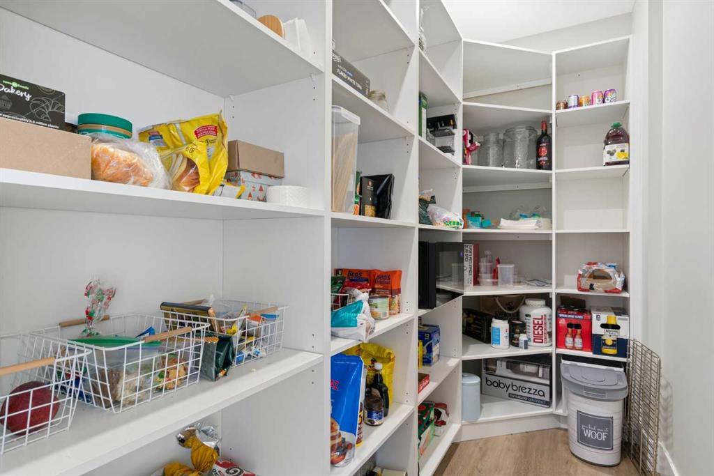 116 Centre Avenue Ne Airdrie Alberta T4B 0B4 The Village Home For Sale