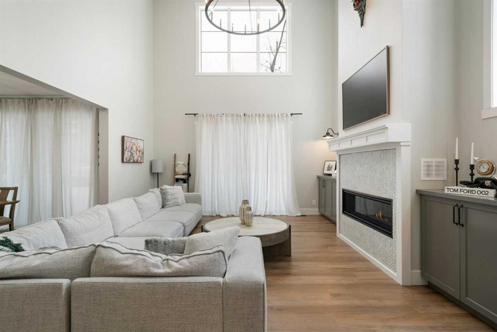 116 Centre Avenue Ne Airdrie Alberta T4B 0B4 The Village Home For Sale