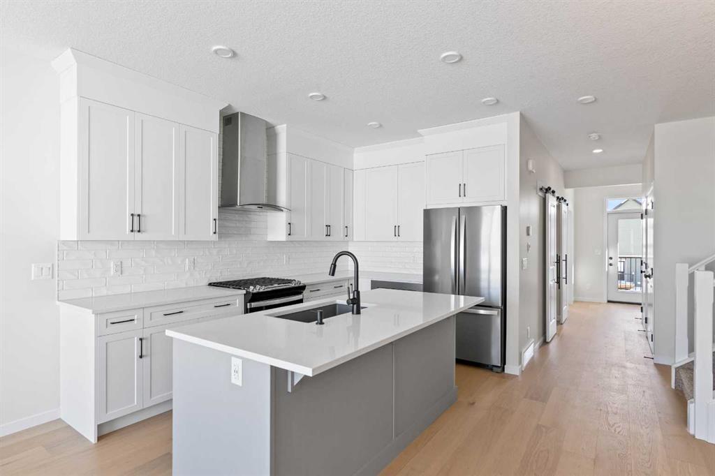 18 Edith Green Nw, Calgary