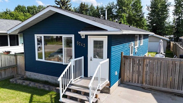 5743 9 Avenue, Edson
