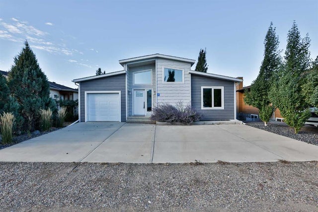 676 Lakeside Drive, Rural Vulcan County