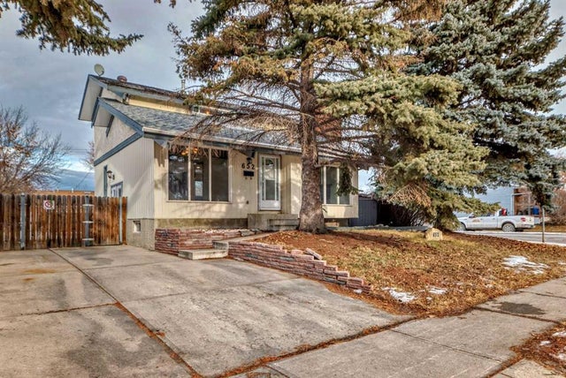 652 Queensland Drive Se, Calgary