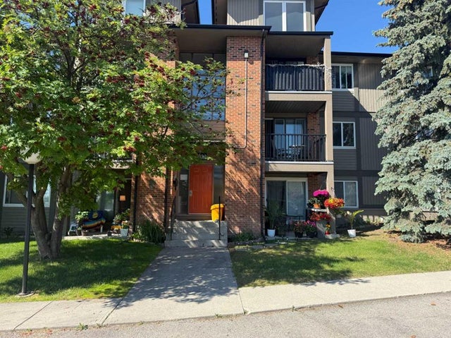 Home for Sale Located at 623, 6400 Coach Hill Road Southwest, Calgary, Alberta