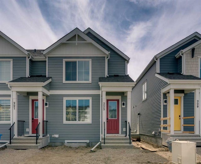 225 Heirloom Way Se, Calgary