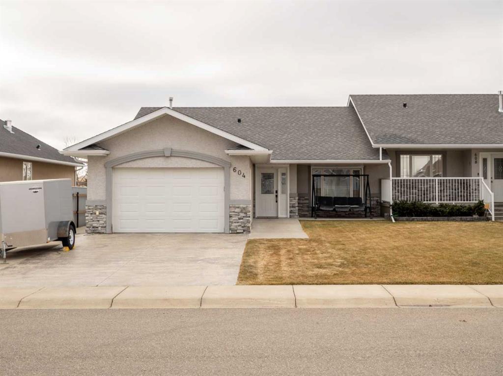604 8a Avenue W, Cardston
