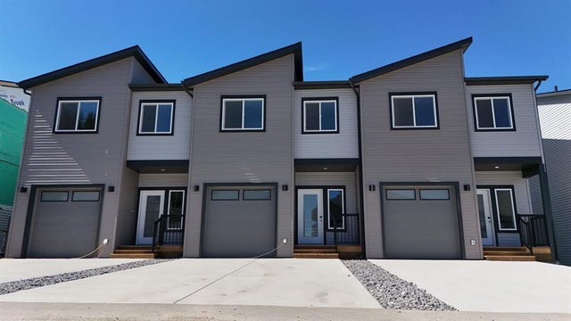 326b Boutin Avenue, Hinton
