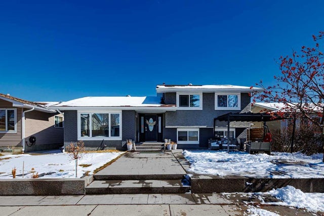 Photo for MLS®# A2208639 - home for sale at 124 Whiteside Crescent Northeast, Whitehorn, Calgary Alberta