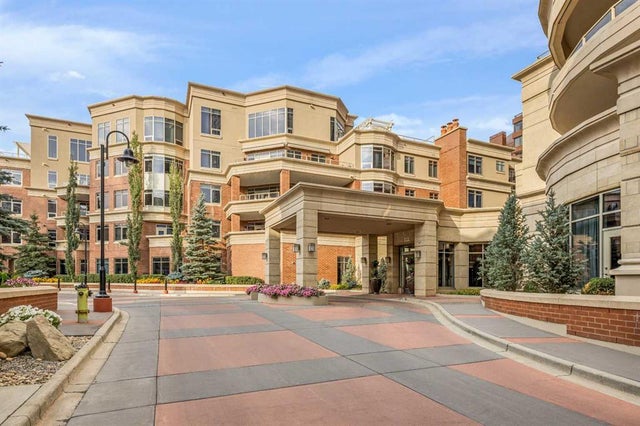 Photo for MLS®# A2210464 - home for sale at 305, 600 Princeton Way Southwest, Eau Claire, Calgary Alberta