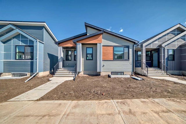 208 Lucas Place Nw, Calgary