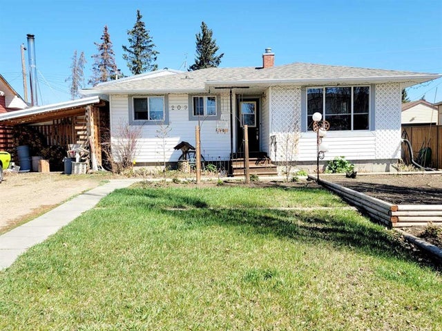 209 Centre Street S, Linden