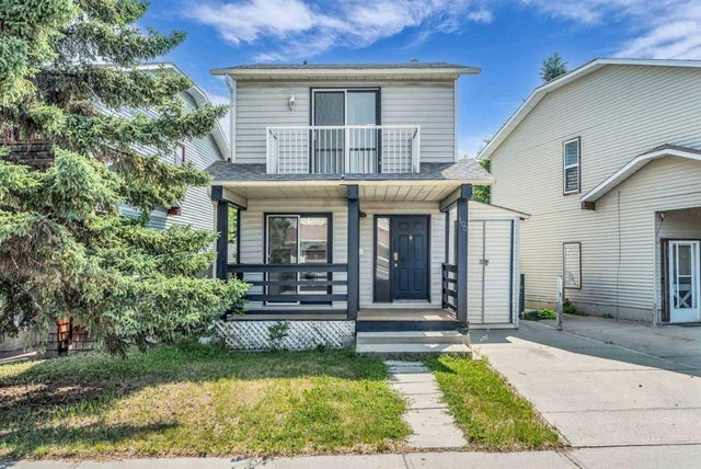 100 Mckinley Road Se, Calgary