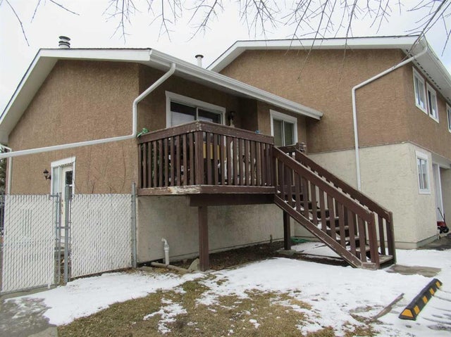 18, 420 Center Street  N, Sundre