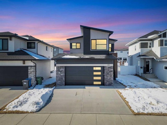 252 Emerald Drive, Red Deer