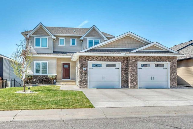 1069 Hillcrest Manor Estates, Strathmore