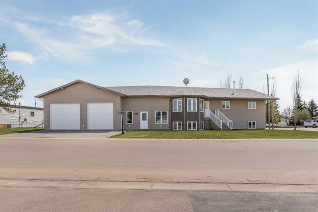 5416 46 Avenue, Forestburg
